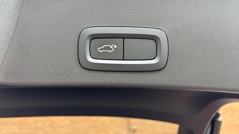 Volvo Xc40 1.5 T3 [163] R DESIGN Pro 5dr Geartronic Petrol Estate